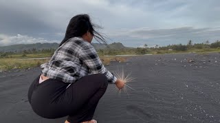 Download lagu sore hari bermain ke pantai menikmati desiran angin pantai mp3