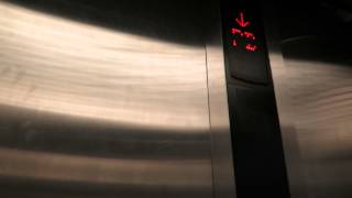 preview picture of video 'Mitsubishi Elevator @ Aeropuerto Internacional de Tocumen, Panama City, Panama'