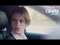 Oei wat doet Cédric nu tijdens zijn eerste rijles!? ?