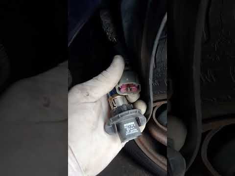 2009 Chevy HHR head light bulb easy way