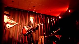 TROUBLE AND LOVE by Mary Gauthier live@deSchalm 14-10-14