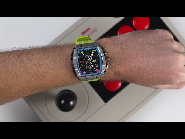 Vídeo relacionado con Nubeo Magellan - Reloj cronógrafo Space Invaders de 48 mm para hombre, edición limitada con correa de goma NB-6024-SI, Pixel rojo