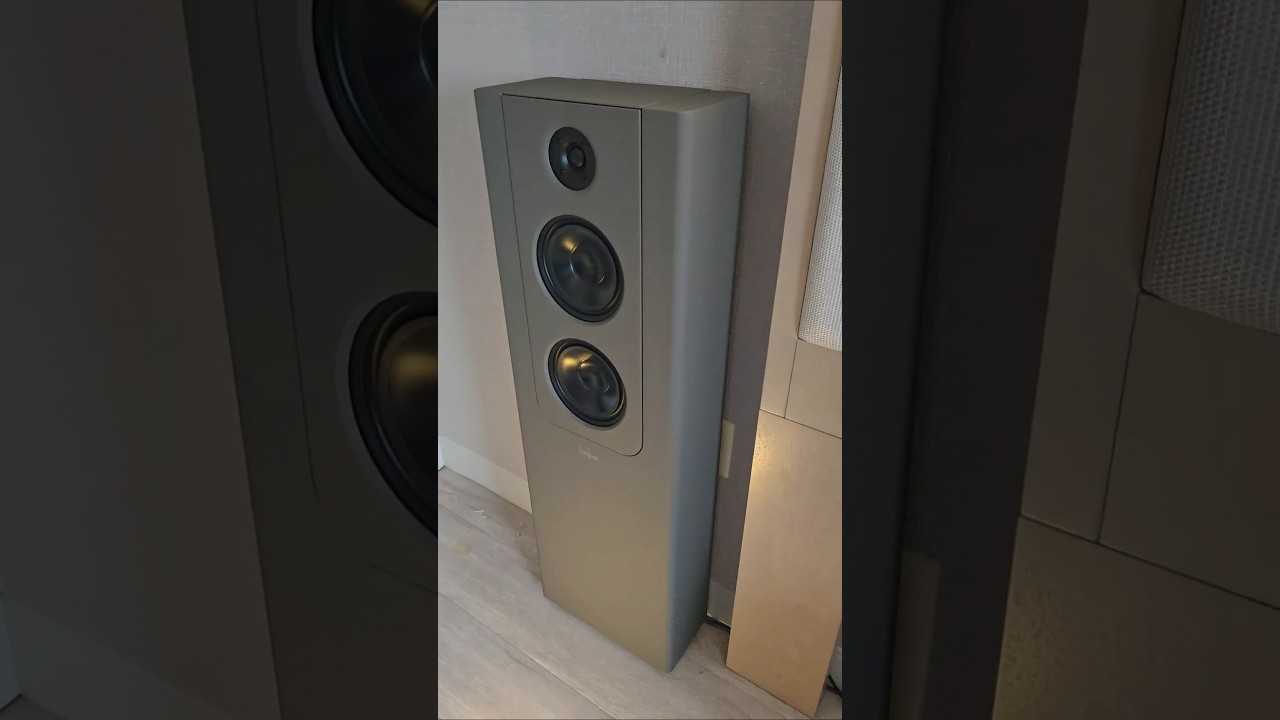 Lyngdorf TDAI-2210 Streaming Amp & FR-2 Speakers