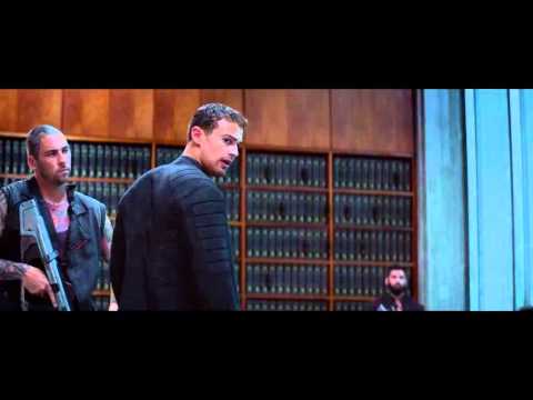 "Uyumsuz Serisi: Kuralsız" - Türkçe Altyazılı Resmi Fragman (2015)