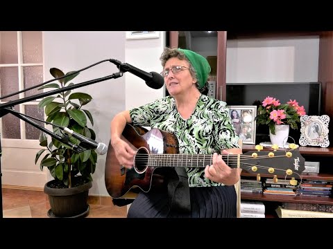 CORNELIA  ANDREIKA  *Avem copii și cât ne bucurăm*