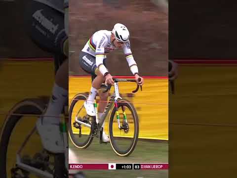 Mathieu van der Poel making the sand look like it's not there 😳