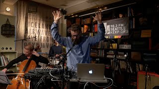 Úlfur Eldjárn - Hands Up In The Air (Live on KEXP)