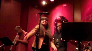 Lynne Fiddmont Performs Winter Wonderland live at Spaghettinis