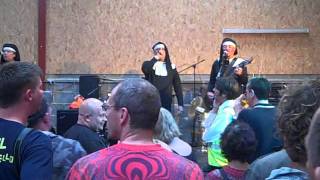 Walnut & The Wankers - Glastonwick - Pick Your Nose And Eat It