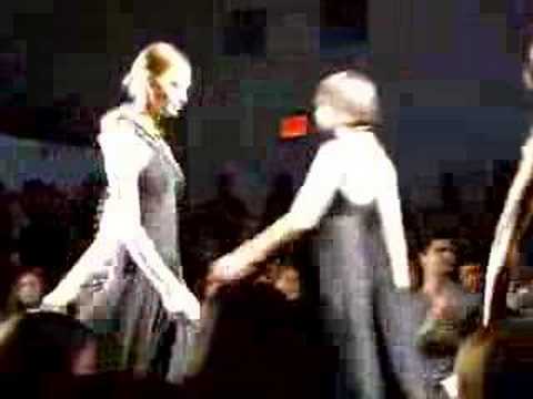 Naeem Khan Fall/Winter 07/08 Fashion Show