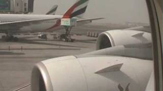 preview picture of video 'Emirates A380 taxi and take off from Dubai 07/03/11'