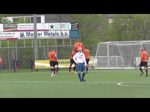 26 april 2015 DEM 1 - VV De Meern 1 com 0-2 Doelpunt Sjoerd (0-2)