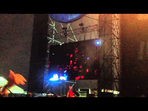 Orelha Negra feat Sam The Kid & Regula - Poetas de Karaoke (Meo Sudoeste 2013)