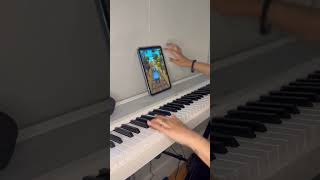 Download lagu she played Subway Surfers while playing the soundtrack on piano 😱​ @aashnakunkolienkar on instagram mp3