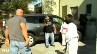 KARATE GIRL BEAT MAN REALY BAD. MOV