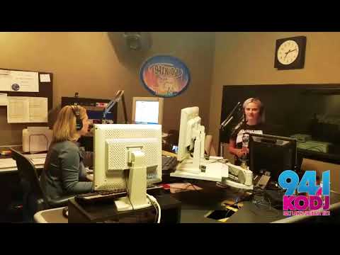 Jennie Lea in studio at 94.1 KODJ