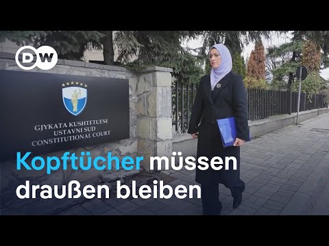 Schulen im Kosovo: Tragen 