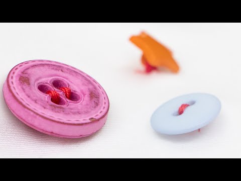 So nähst du deinen Knopf von Hand an 🧵