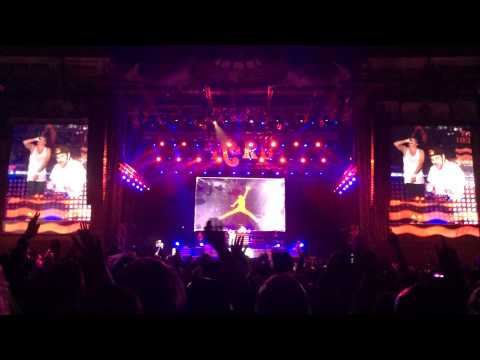 Macklemore - Wings [LIVE] @ Frequency 2014