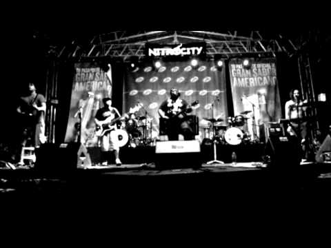 LLEVARTE A MARTE - BOLERO AMARGO (EN VIVO MUDSTOCK 2012, NITRO CITY, PANAMA)