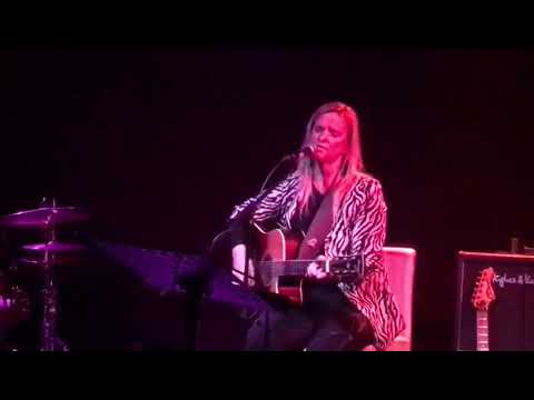 Teneja - „Voice meets Guitar-Here comes the Rain again - Cover in Rees