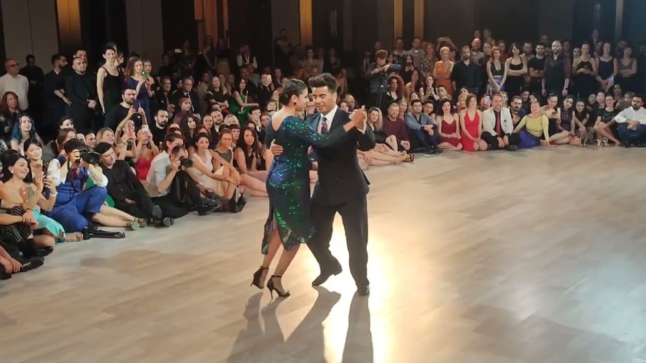 Video thumbnail for Sebastian Achaval & Roxana Suarez - Milonga Performance (4/4) - "De Antano" by La Santa Calavera