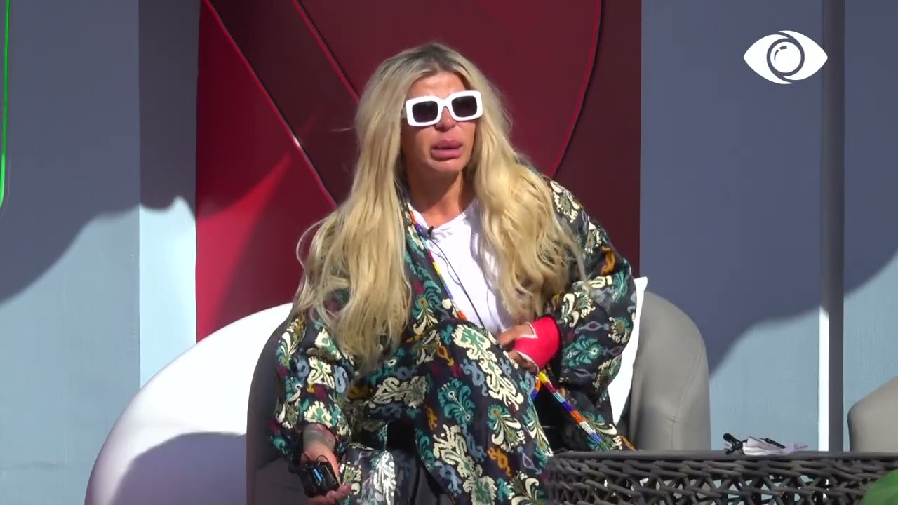 Valbona përlotet në oborr