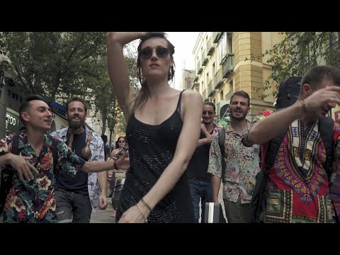Los Tai Tabú feat. Jenny & The Mexicats - Cinco Colores Tú (Video Oficial)
