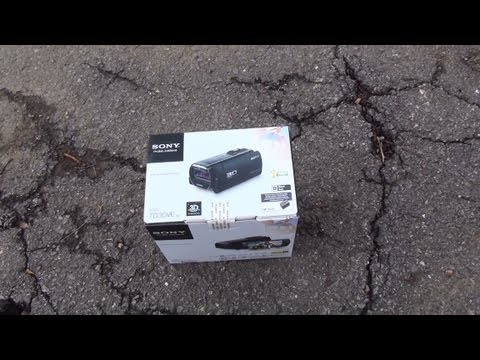 Outdoors test of Sony Handycam HDR-TD30VE digital camcorder in Full 3D HD