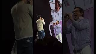 Download lagu Jackie Chan kisses Wang Leehom on stage 🎤 mp3 Download lagu Jackie Chan kisses Wang Leehom on stage 🎤 mp3