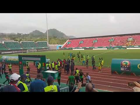 Papelón en la Copa África: un árbitro terminó el partido dos veces antes de tiempo