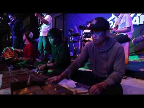 Komunitas Peka Panggung Yang Padam : Mahagenta & Larasati