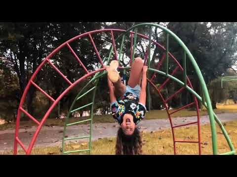 Anitta with Ludmilla and Snoop Dogg feat. Papatinho - Onda diferente