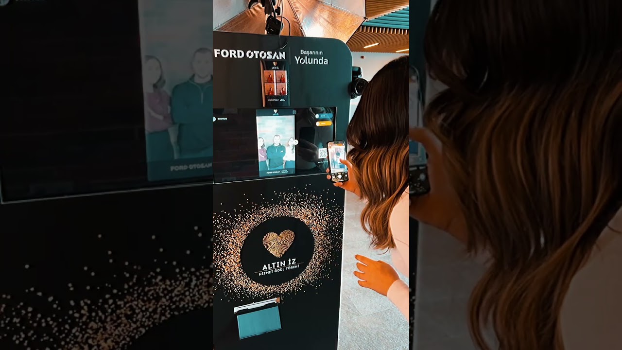 90 Degree GIF Photo Booth Video 1