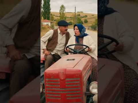 Bir erkeğin gerçek yüzü… Direksiyon başında çıkar! 😂#köymizahı#evlilikgerçeği#traktörkomedisi#keşfet