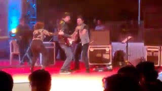 &#39;Tu zaroori&#39; &amp; Dilliwali girlfriend- Sunidhi Chauhan &amp; Rakesh Maini live at IIM Ahmedabad