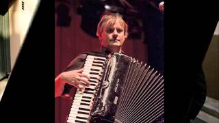 Squeezebox Wally - Back On The Chain Gang