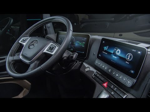 Multimedia Cockpit - Mercedes-Benz new Actros