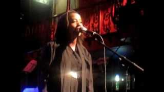 Cold Specks - Reeling The Liars In (Live @ Hoxton Hall, London, 20.06.12)