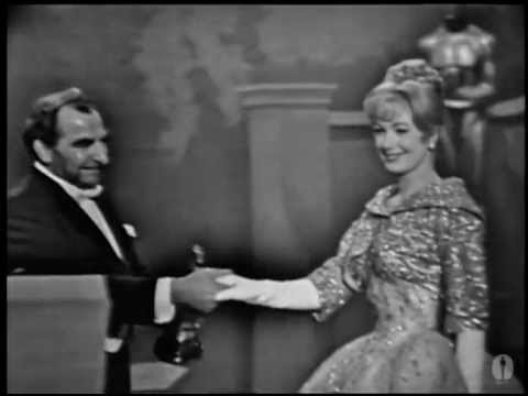 Shirley Jones winning Best Supporting Actress