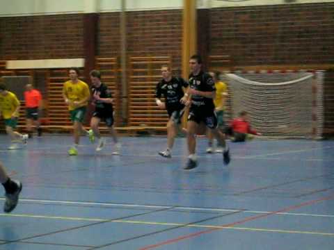 Erik gör 14-20 från M9 mot HK Björnen