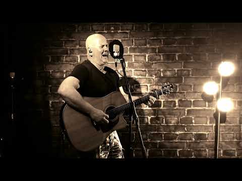 Free Fallin’ (Acoustic Cover) Paul Mahon
