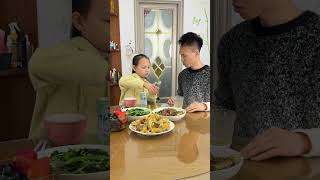 Download lagu My daughter promised me she would supervise her father and not allow him to drink alcohol mp3 Download lagu My daughter promised me she would supervise her father and not allow him to drink alcohol mp3