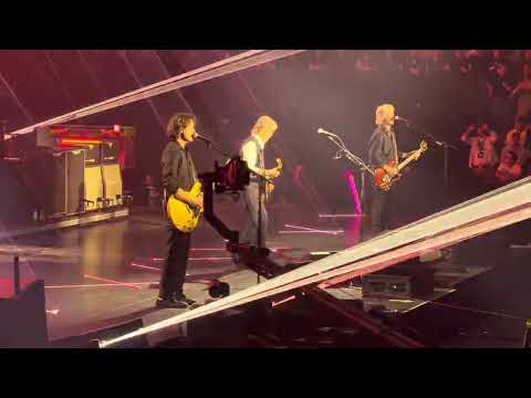 Paul McCartney - Sgt Pepper’s (reprise)/Helter Skelter - Fri Nov 21, 2025 TD Coliseum Hamilton thumbnail