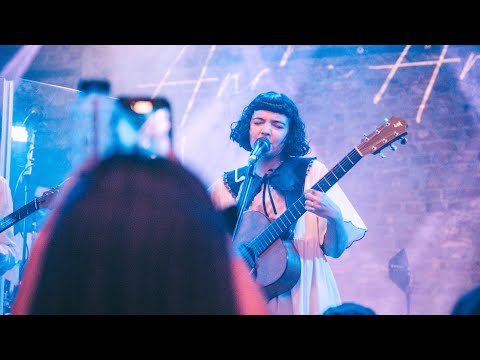 Andra Andriucă - Noi nu ne privim (live Expirat)