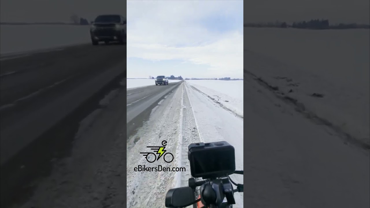 Icy E-Bike Adventure 🥶🚴‍♂️ A Slippery Ride without Studded Tires 🛞