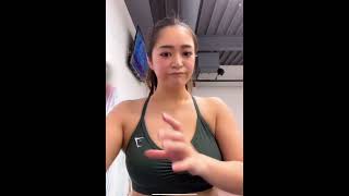 筋トレ女子配信　乳揺れ
