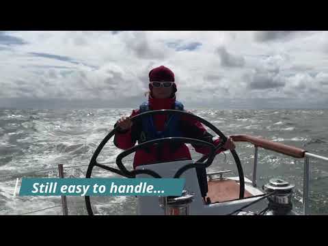 Dragonfly 40, Sailing upwind in 5 6 Bft and 1.5-2m waves