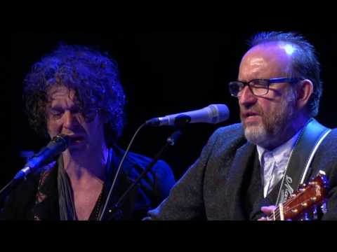 eTown Finale with Colin Hay & Doyle Bramhall II - I've Just Seen A Face (eTown webisode #1136)