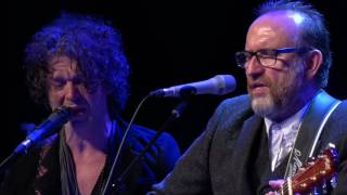 eTown Finale with Colin Hay & Doyle Bramhall II - I've Just Seen A Face (eTown webisode #1136)